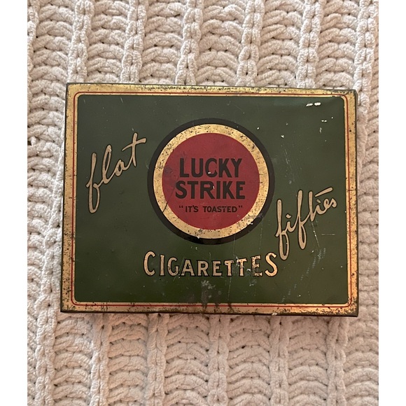 💚🌟♥️Authentic and Vintage “Lucky Strike” Cigarette Cigar Holder Tin Box💚🌟♥️ - Picture 2 of 10